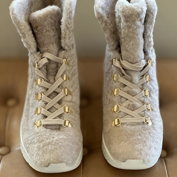 Stuart Weitzman Genuine Shearling Lace Up Booties - New in box! - Size 5 - Picture 2 of 9